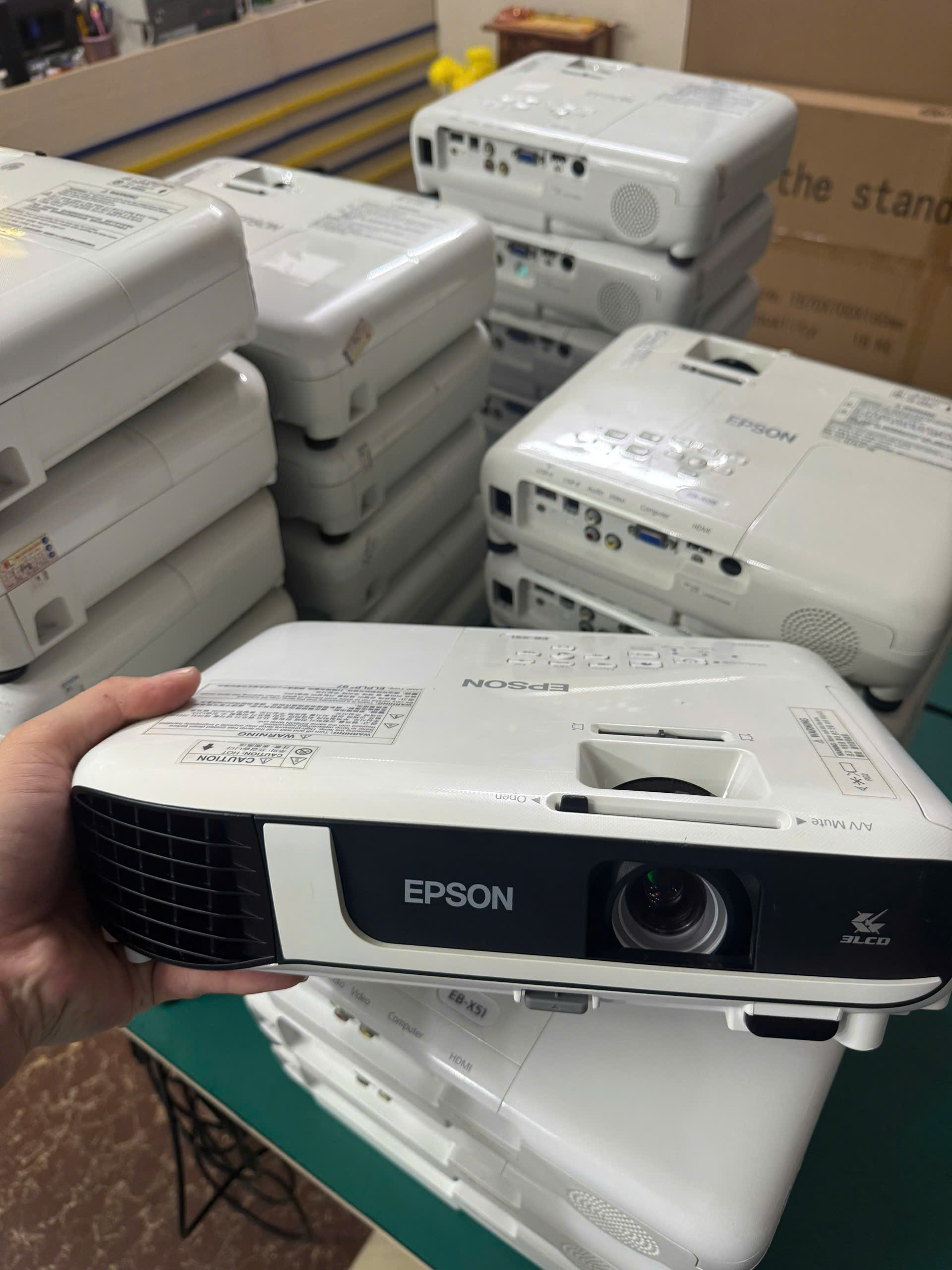 Máy chiếu Epson sáng đẹp
