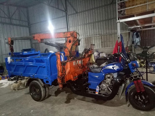Giá xe ba bánh gắn cẩu cao hơn so với các loại xe ba bánh khác