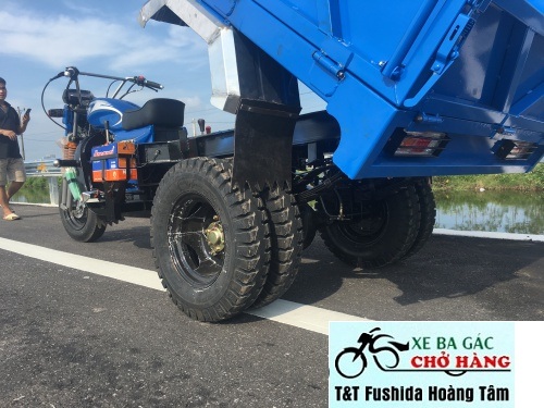 Bánh sau xe ba gác