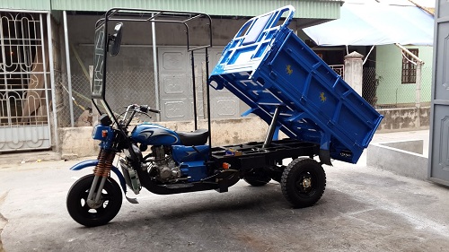 Xe 3 bánh Trung Quốc hoạt động mạnh mẽ