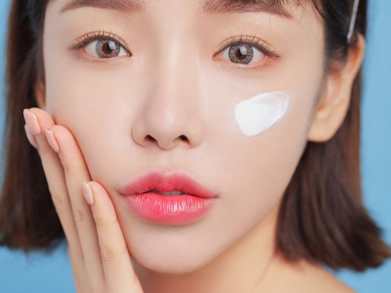 cham soc da sau khi cao long mat bang kem chong nang