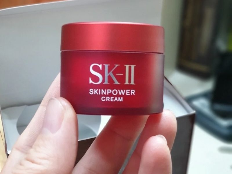 kem duong nang co tre hoa da 6