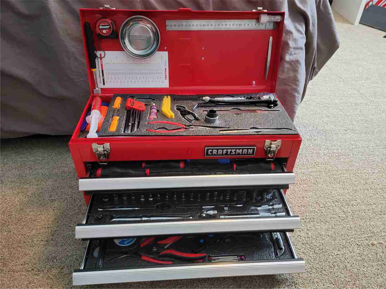 tính thẩm mỹ chuyên nghiệp từ tủ đồ nghề