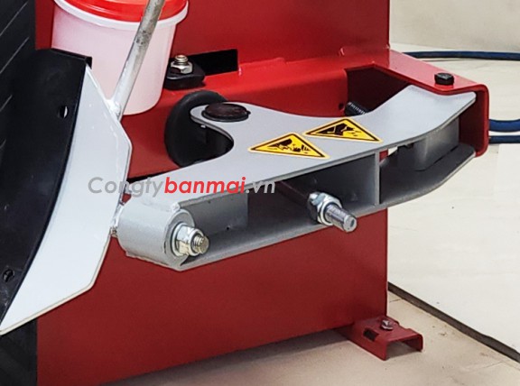 tay ép lốp bị đơ hoặc hỏng