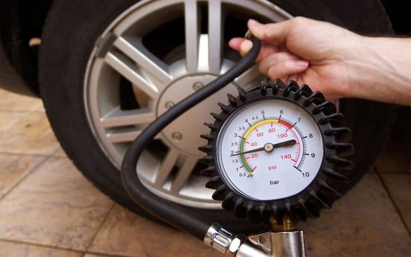 Đồng hồ bơm lốp xe ô tô Vios