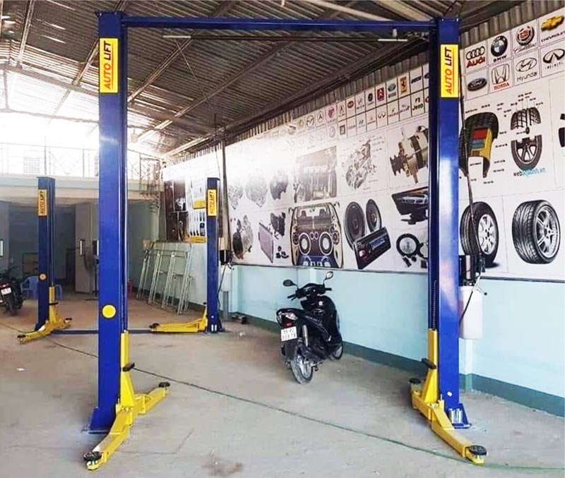 hình ảnh cầu nâng 2 trụ giằng trên AT-400L