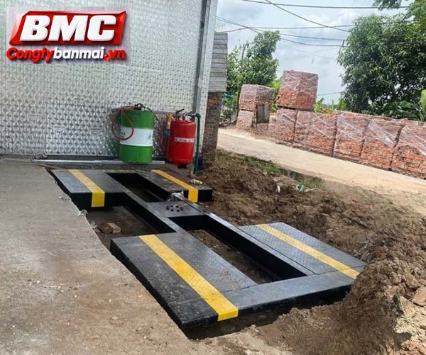 Cầu nâng rửa xe kiểu cánh bớm lắp đặt tại hải Phòng