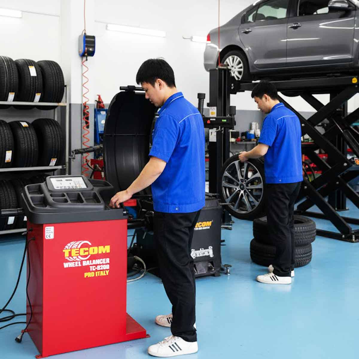 Hình ảnh máy cân bằng lốp TC-B208