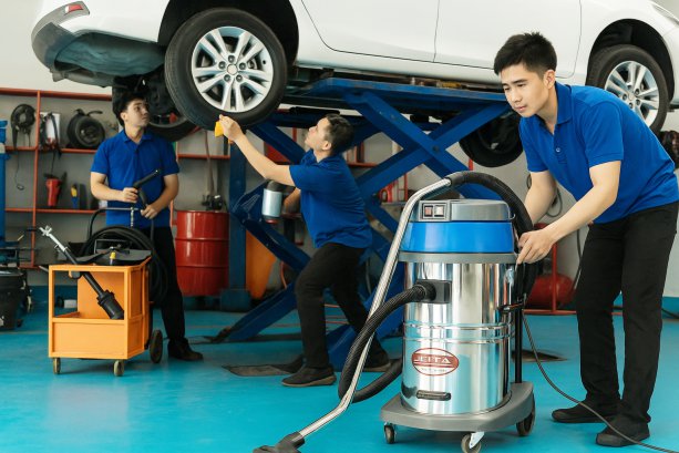Máy hút bụi JETTA tại xưởng ô tô