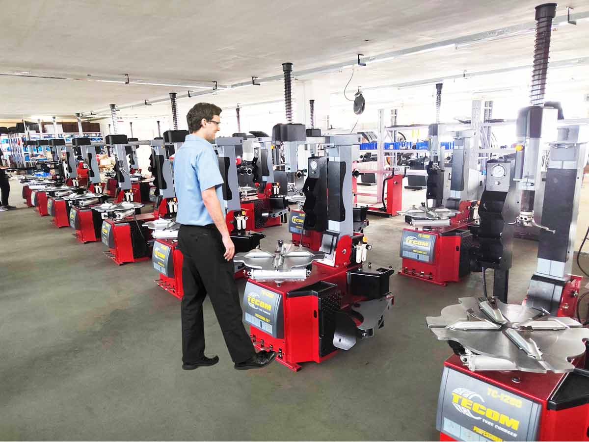 Hình ảnh máy ra vào lốp TC-1280