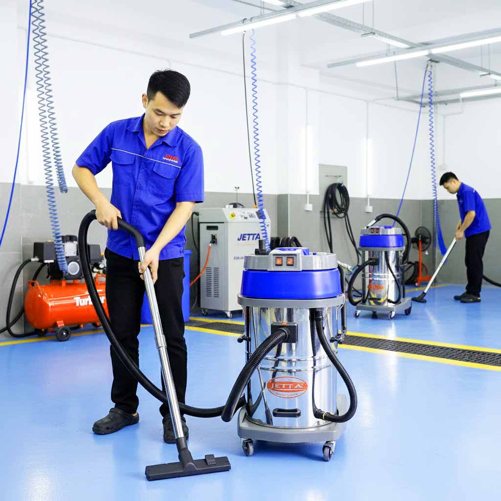 Hình ảnh thiết bị máy hút bụi trong tiệm rửa xe