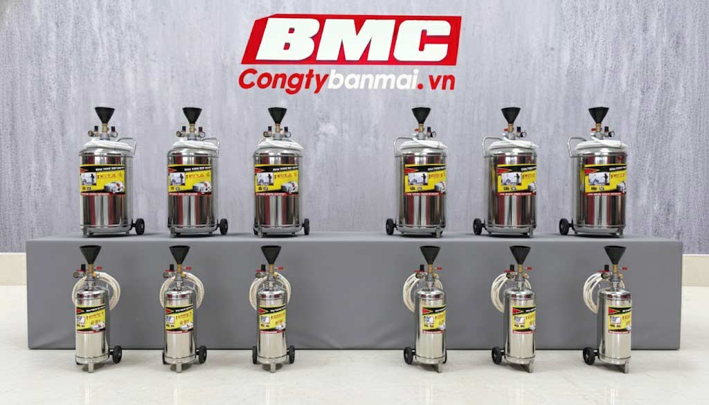 Hình ảnh trưng bày bình bọt tuyết rửa xe