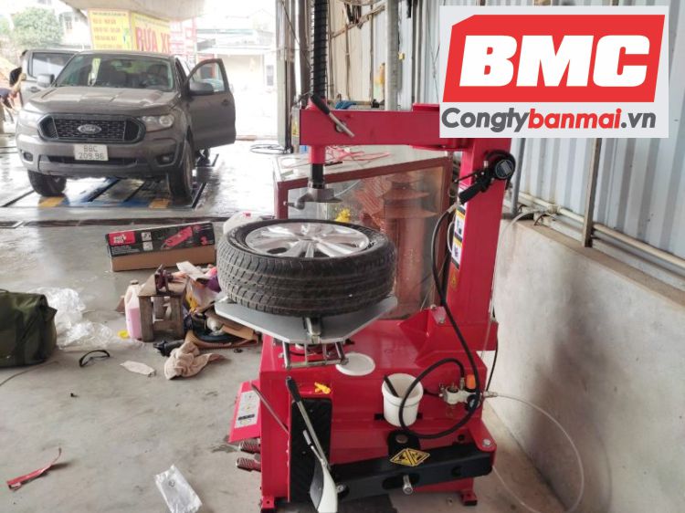Hướng dẫn bảo trì máy ra vào lốp xe