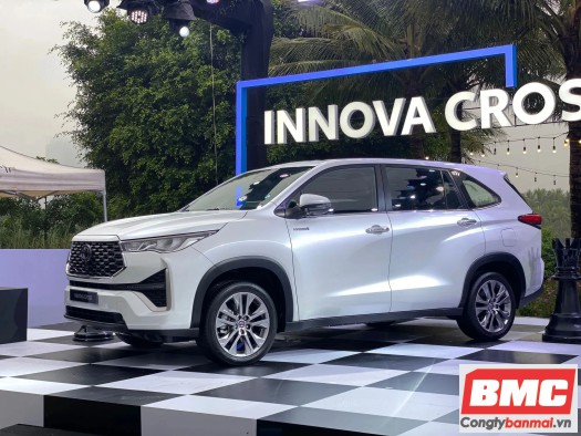 Hướng dẫn bơm lốp xe Toyota Innova Cross