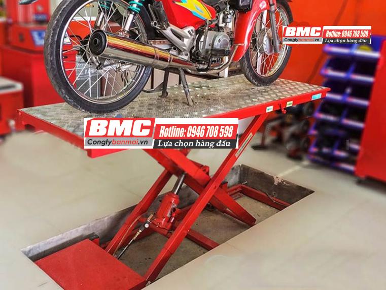 Tải sao phải mua bàn nâng xe máy để sửa chữa