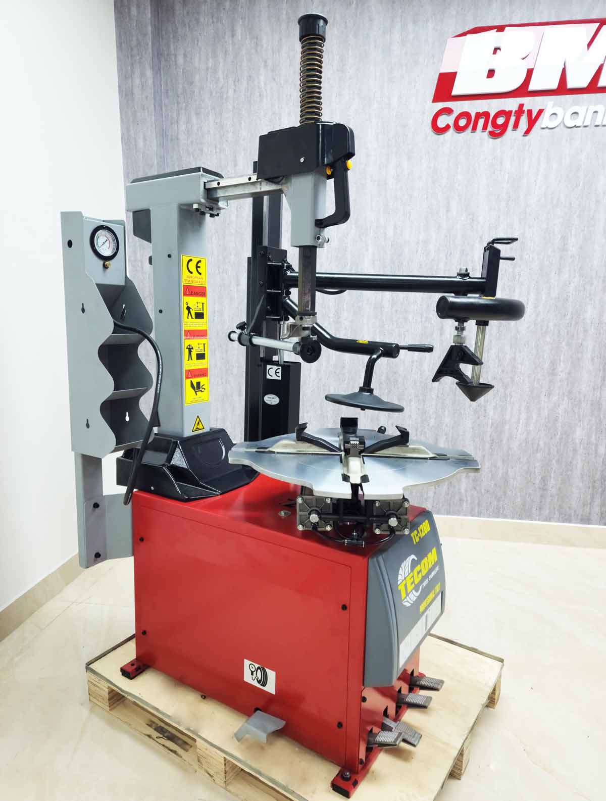 Máy Ra Vào Lốp Xe ô tô TC-1280 Công Nghệ Italy