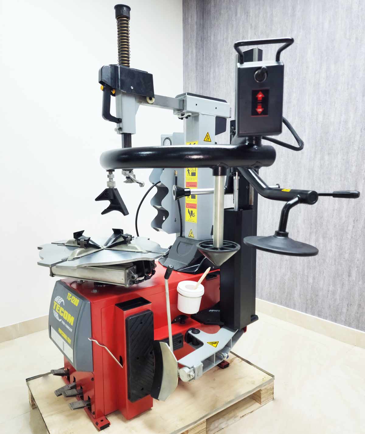 máy tháo vỏ xe tu dong