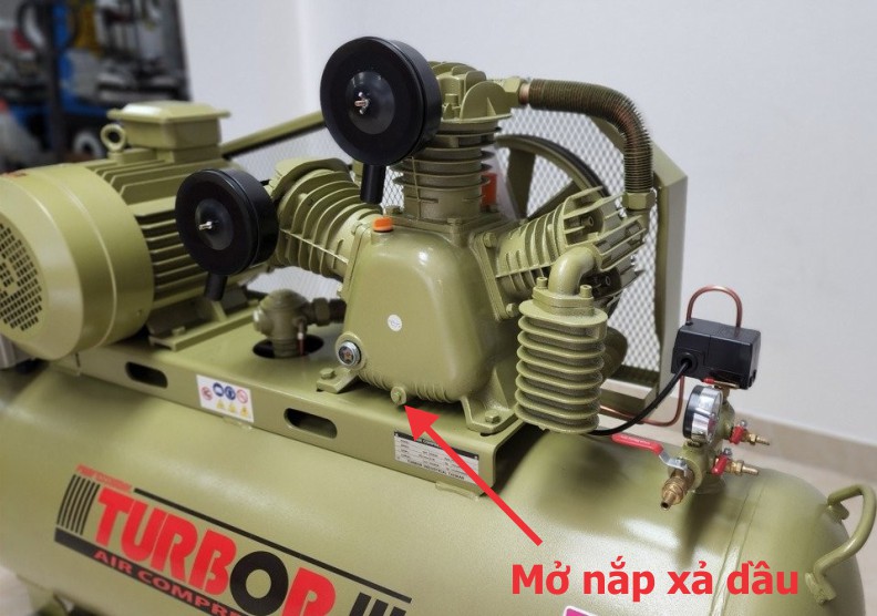 tháo ốc xả dầu