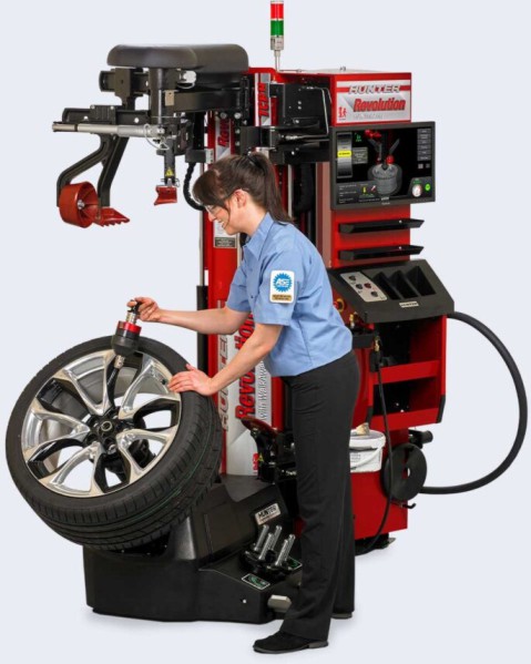 Nên chọn máy ra vào lốp tự động hay bán tự động