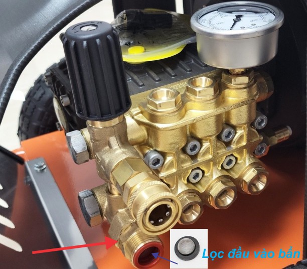 vệ sinh lọc nước vào máy