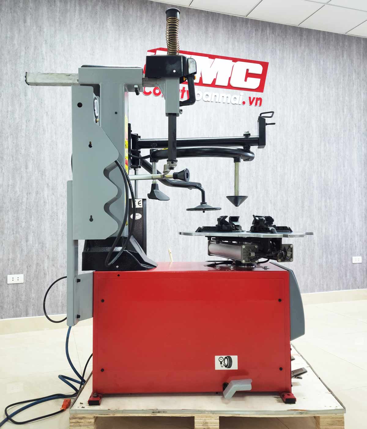 Máy tháo vỏ xe hơi tự động TC-1528