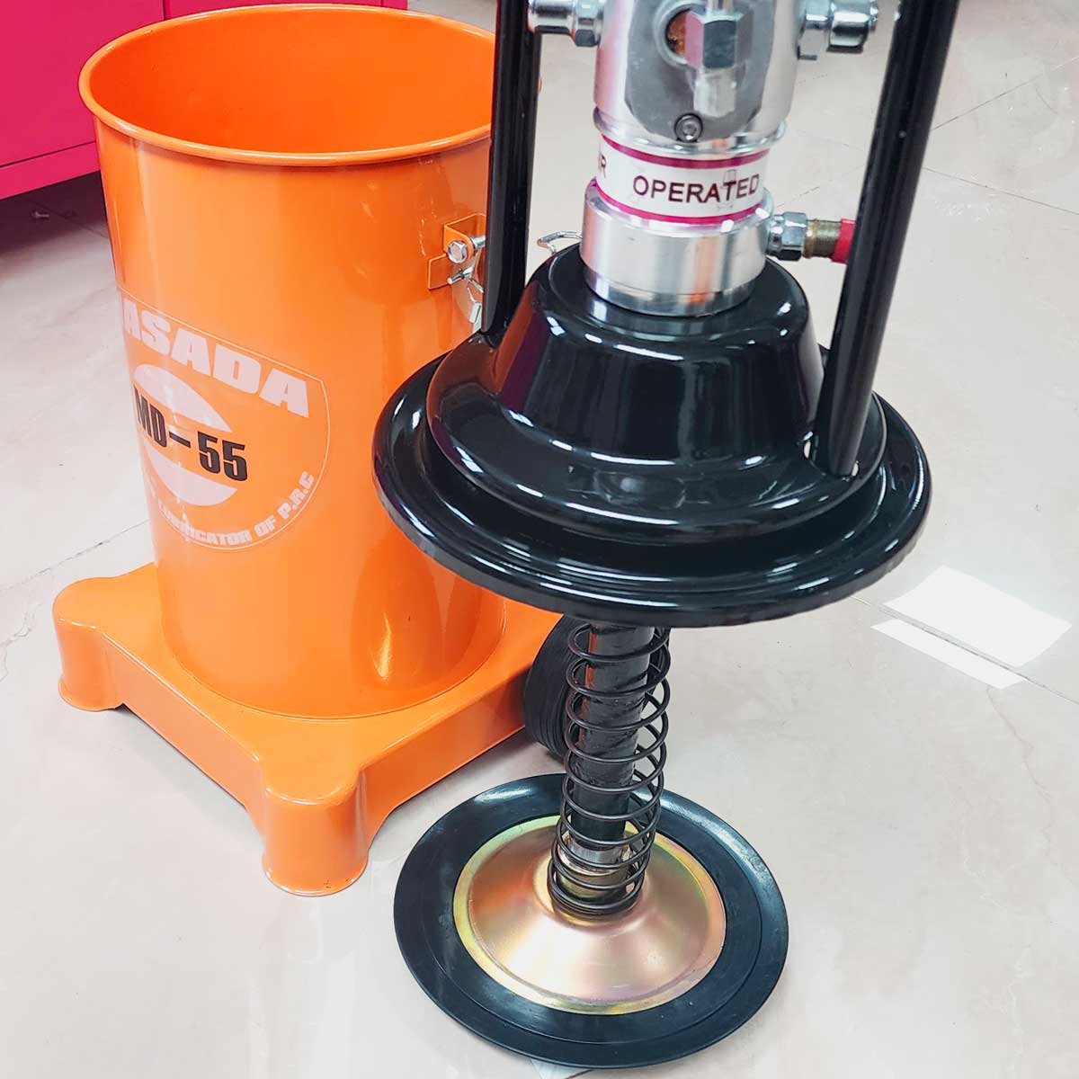 Hình ảnh phớt bơm mỡ lắp trên máy bơm mỡ khí nén MD-55