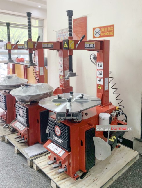 Máy ra vào lốp xe máy LC-808