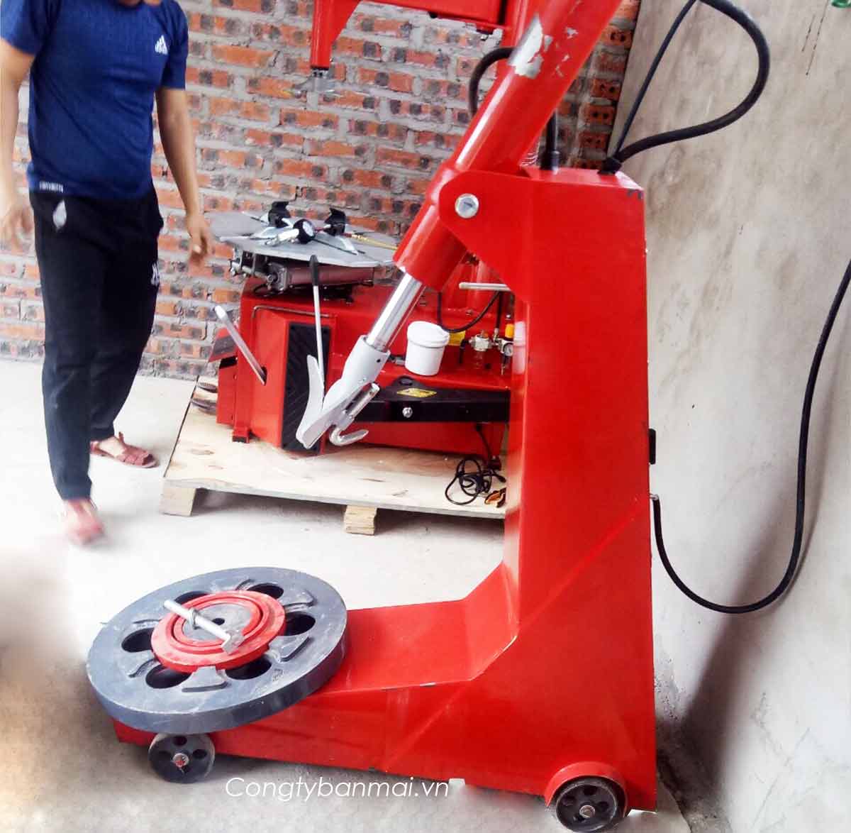 máy sấn vỏ xe tải không ruột