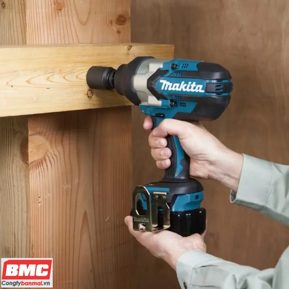 Súng Siết Bu Lông Dùng Pin Makita DTW1002XV2