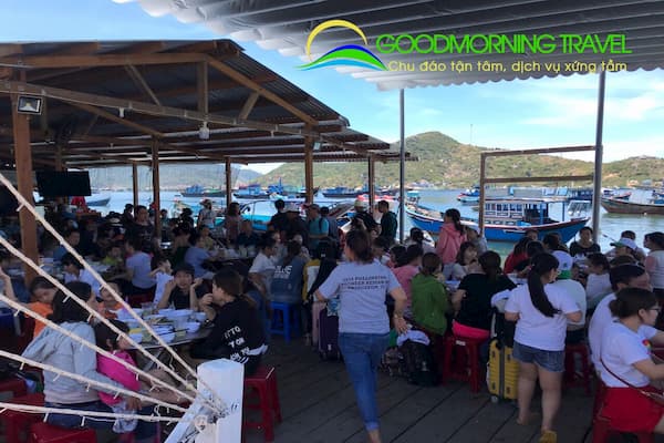 nhà bè đảo Bình Ba