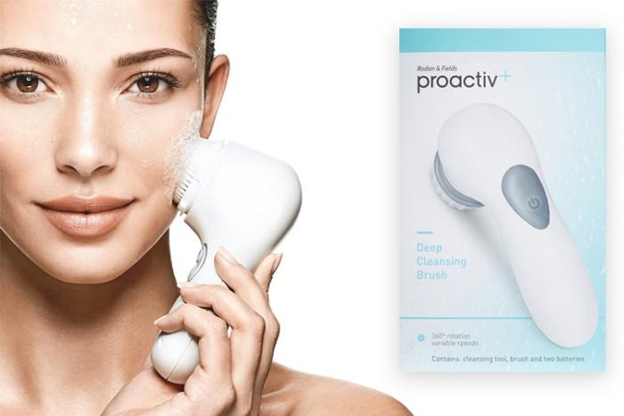 Cách massage mặt bằng máy chuẩn nhất