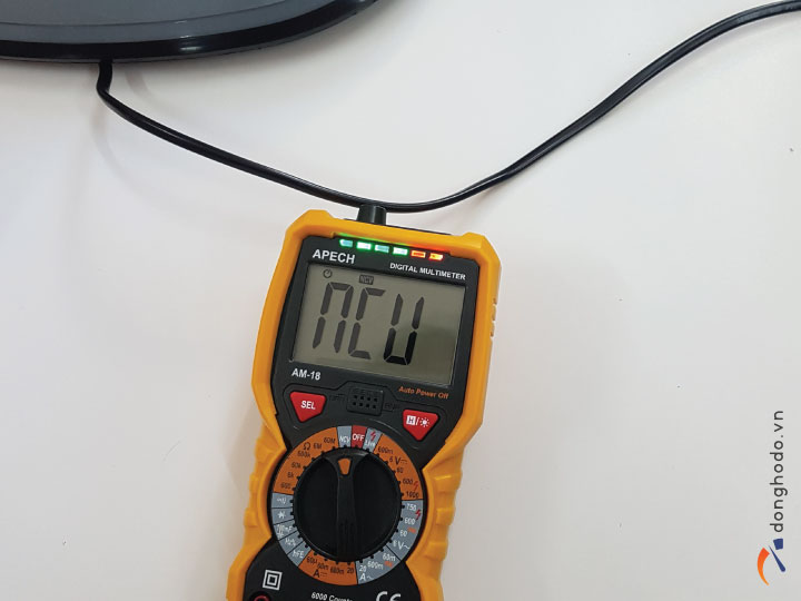 Đồng hồ vạn năng APECH AM-18 tích hợp kiểm tra, phát hiện điện