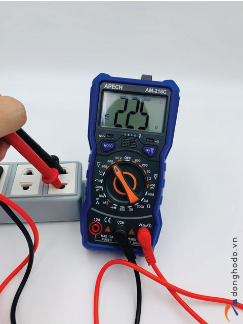 Đồng hồ vạn năng điện tử APECH AM-216D đo điện áp 