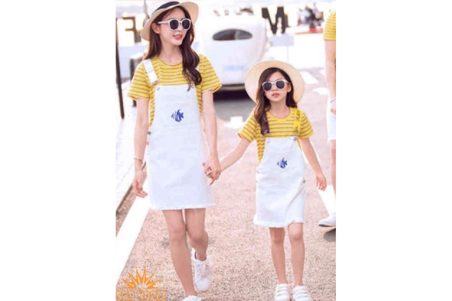 May váy đồng phục khi đi chơi