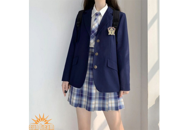 Nên lựa chọn kiểu dáng áo vest đồng phục thoải mái, dễ di chuyển cho học sinh