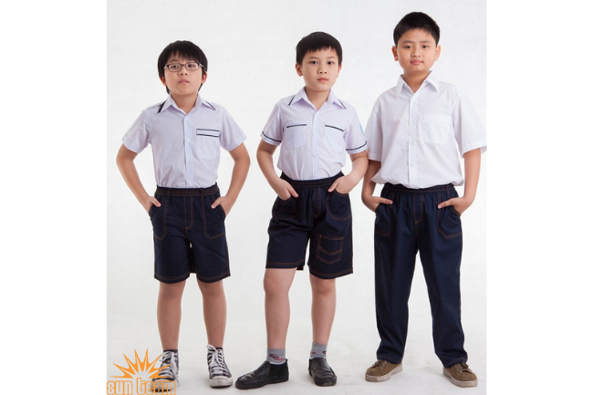 Sự thống nhất trong trang phục sẽ giúp nhà trường dễ dàng quản lý học sinh hơn
