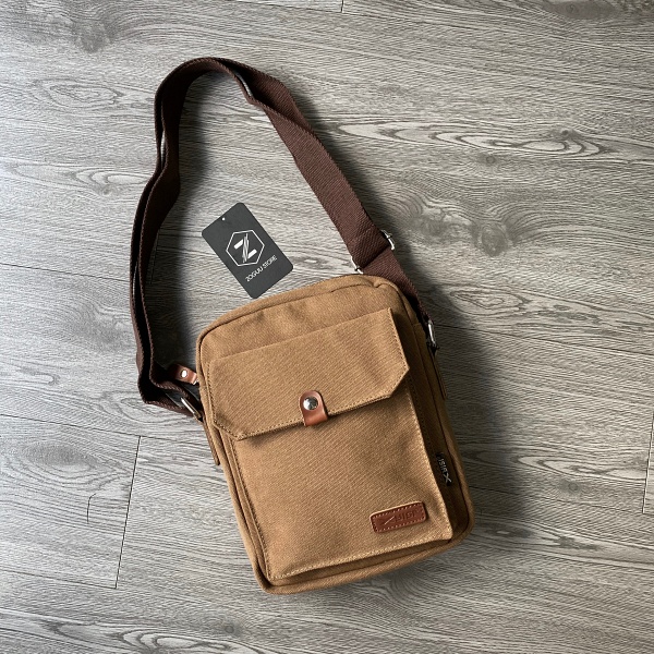 túi đeo chéo mini nam; túi đeo chéo nam cao cấp; túi đeo chéo cho nam; túi xách đeo chéo nam; cặp quai chéo; cặp chéo nam; mẫu túi đeo chéo nam đẹp