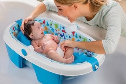 Hướng dẫn cách tắm và chăm sóc da trẻ sơ sinh dành cho cha mẹ lần đầu thực hiện