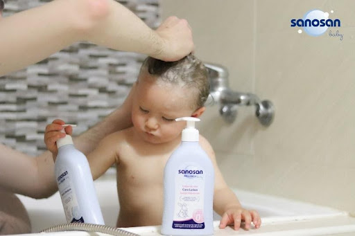 Làm thế nào để việc chuẩn bị cho trẻ đi tắm thuận lợi như ý cha mẹ muốn