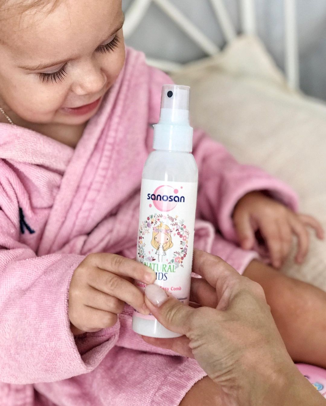 Những lợi ích khi chải tóc cho bé thường xuyên mẹ nên biết