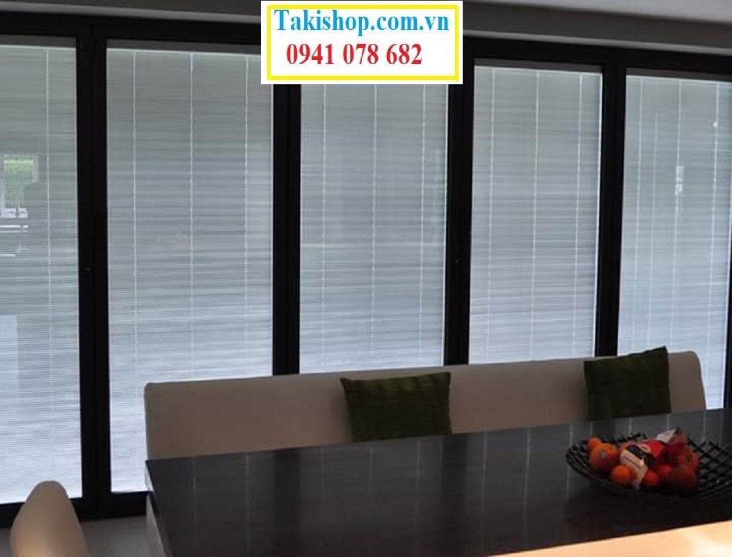 Thi công cửa nhôm kính hộp có rèm cách âm cách nhiệt rất tốt cho phòng ăn