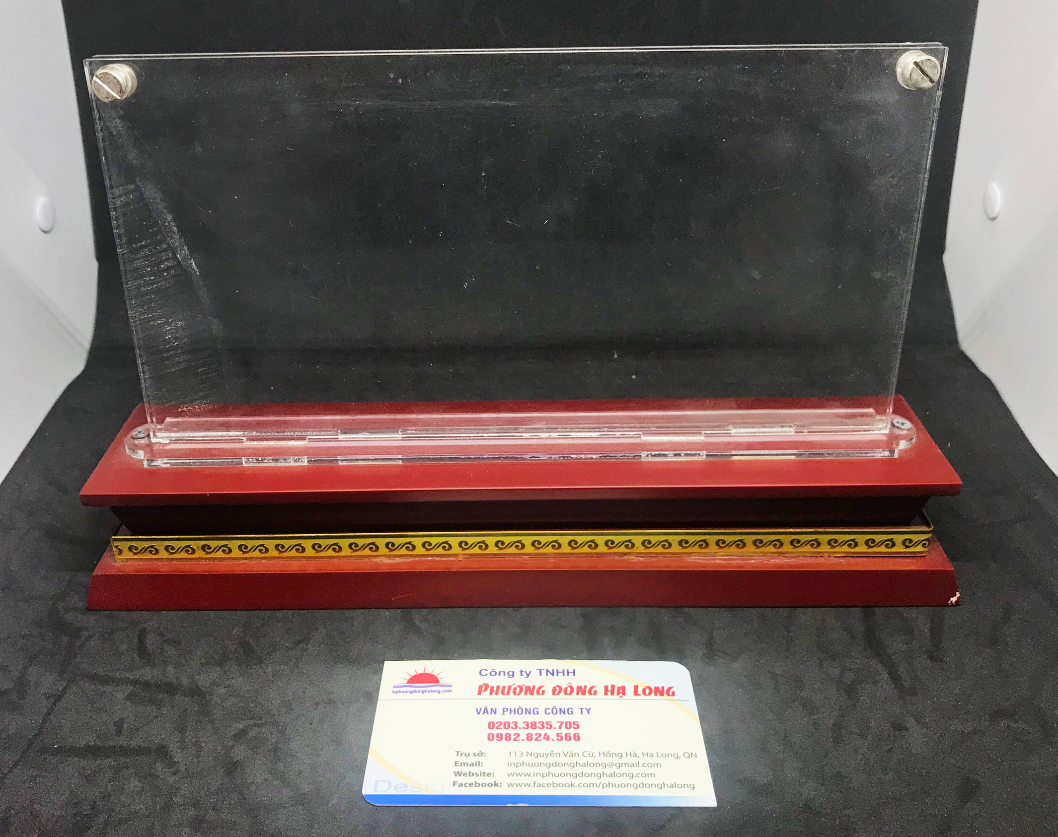 bien chuc danh de ban, bien chuc danh go dong, bien chuc danh mica, bien chuc danh in uv, bien chuc danh cho giam doc, lam bien chuc danh theo yeu cau, bien chuc danh go tu nhien, bien chuc danh mica chu T, bien chuc danh phong hop, bien chuc danh in logo, bien chuc danh khac laser, bien chuc danh gia re, bien chuc danh cong ty, bien chuc danh khac dong, bien chuc danh sang trong, bien chuc danh van phong, bien chuc danh mica den, bien chuc danh cao cap, bien chuc danh nhieu mau, bien chuc danh dep tai ha long, bien chuc danh quan ninh, bien chuc danh khung go, bien chuc danh chong tray xuoc, bien chuc danh khac CNC, bien chuc danh in so luong lon.