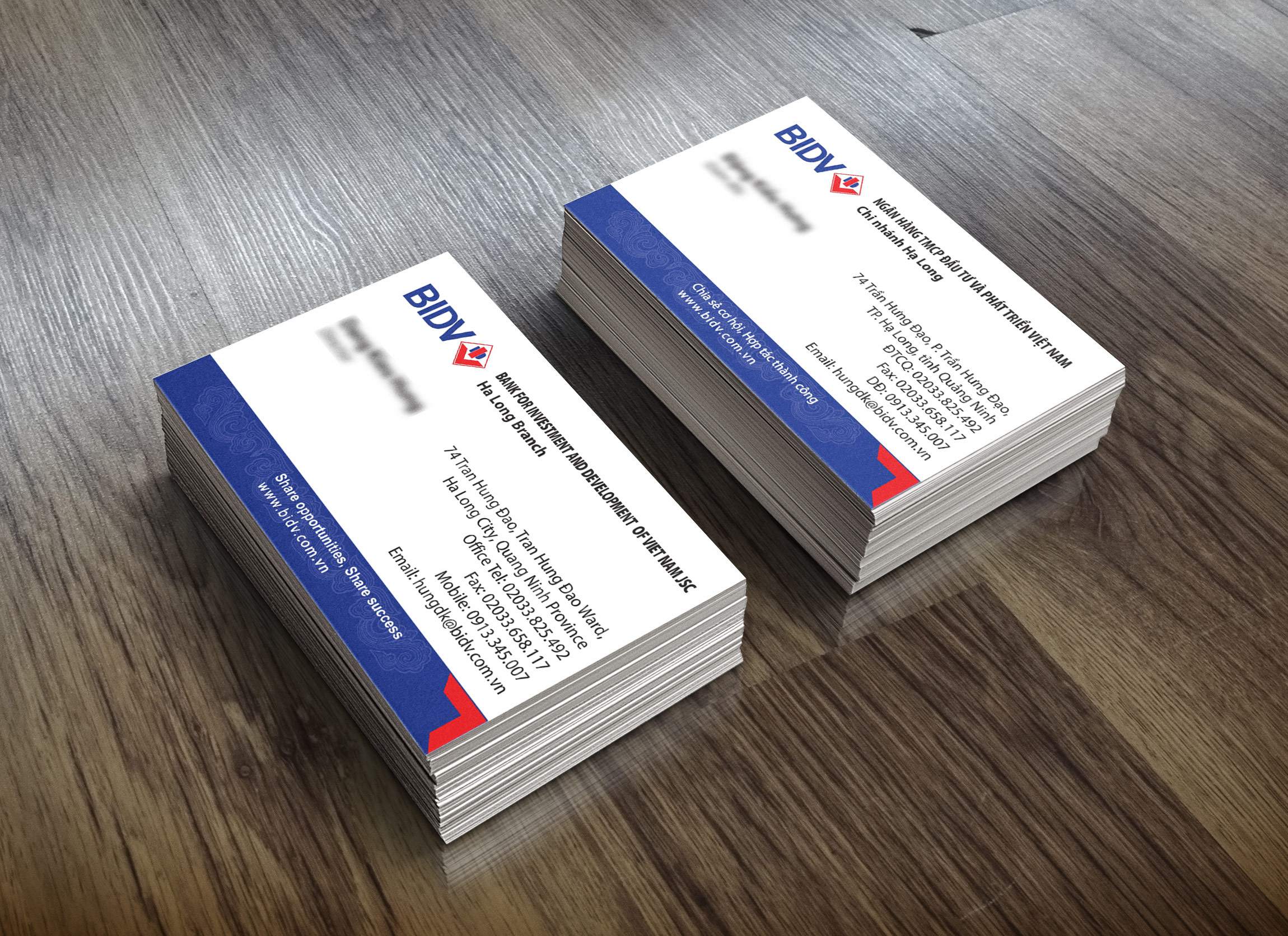 Danh thiếp được in tại Phương Đông Hạ Long với nhiều phong cách: ép kim, cán mờ, card nhựa, phù hợp doanh nhân và doanh nghiệp nhỏ