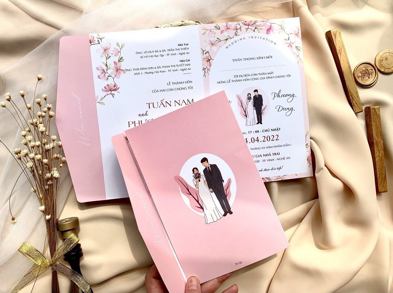 thiệp cưới Hạ Long, thiết kế thiệp cưới Quảng Ninh, in thiệp cưới đẹp tại Hạ Long, mẫu thiệp cưới sang trọng, thiệp cưới hiện đại tinh tế, thiệp cưới phong cách châu Âu, thiệp cưới truyền thống Việt Nam, thiệp cưới giá rẻ Hạ Long, thiệp cưới Phương Đông Hạ Long, dịch vụ in thiệp cưới nhanh, in thiệp cưới theo yêu cầu, xưởng in thiệp cưới uy tín, in thiệp cưới cao cấp Quảng Ninh, mẫu thiệp cưới hot trend 2025, thiệp cưới đơn giản mà đẹp, thiết kế thiệp cưới độc quyền, in thiệp cưới số lượng ít, thiệp cưới vintage cổ điển, mẫu thiệp cưới tinh tế nhẹ nhàng, in thiệp cưới lấy ngay tại Hạ Long, thiệp cưới handmade đẹp, thiệp cưới tông màu pastel, thiệp cưới cao cấp sang trọng, mẫu thiệp cưới tối giản, thiết kế thiệp cưới theo phong cách riêng, mẫu thiệp cưới độc đáo ấn tượng, thiệp cưới màu nude thời thượng, thiệp cưới hoa văn truyền thống, thiệp cưới in nổi ép kim, thiệp cưới Hạ Long giá tốt