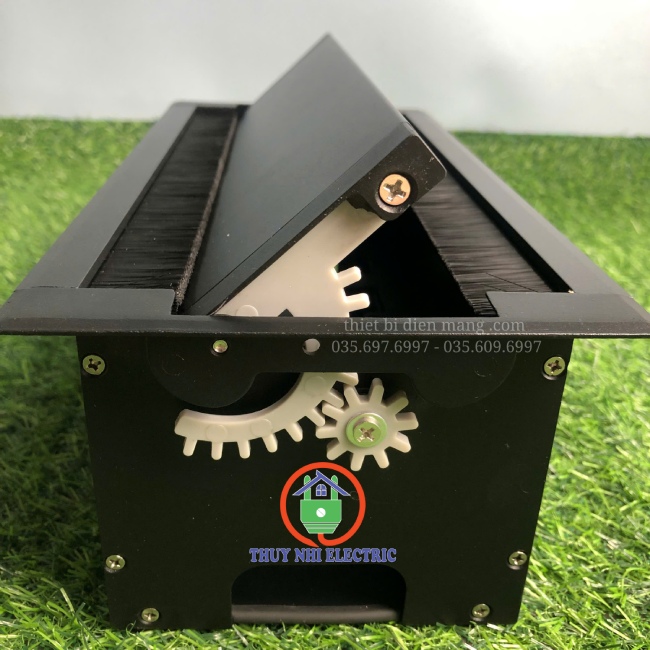 Hộp điện âm bàn nhôm đen đóng mở 2 chiều TNE101A-300X145-Đ