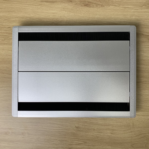 Nắp nhôm mặt bàn luồn dây 2 hướng có giảm chấn 300x220