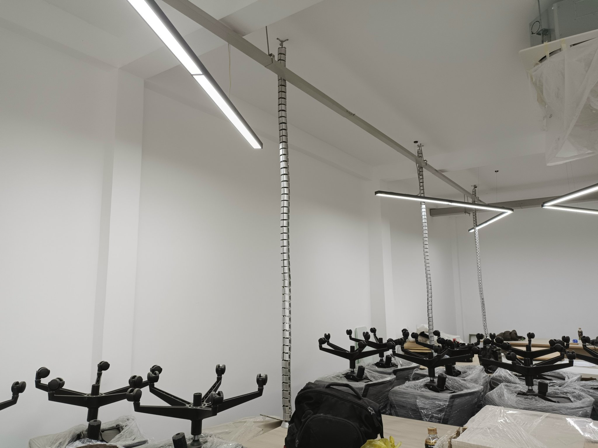 ống luồn dây dạng xương khớp