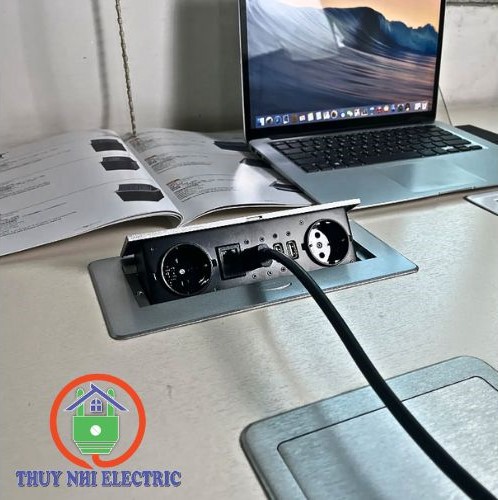 Tại Sao Ổ Cắm Âm Bàn Là Lựa Chọn Lý Tưởng Cho Phòng Họp Hiện Đại?