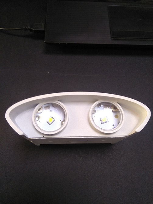 den-gan-tuong-san-vuon-lighting-home-vnt-619-19-4-bong