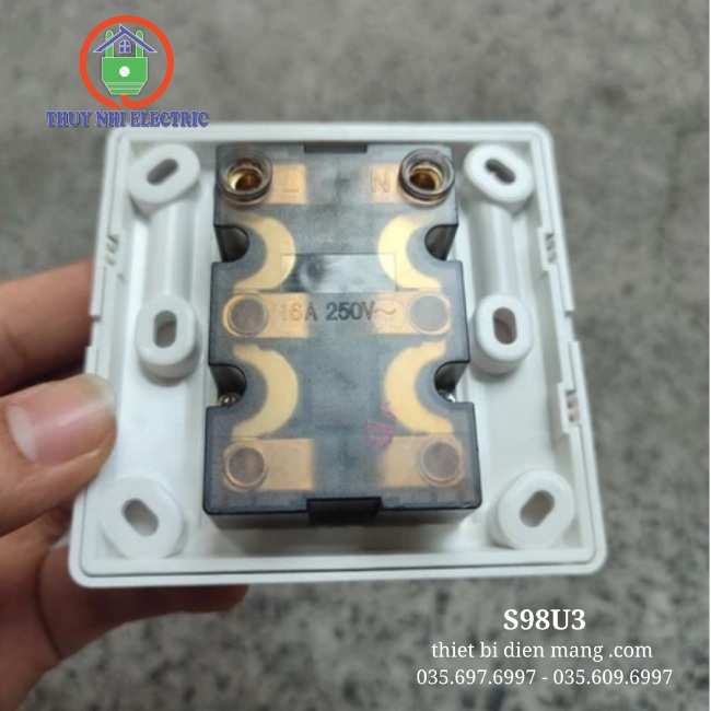 Mặt sau ổ cắm điện 3 lỗ 2 chấu Sino S98U3